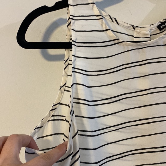 Who What Wear, Sleeveless, White & Black Striped Tank, Size M, EUC - Picture 4 of 7